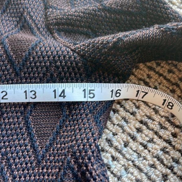 Vintage Sweater Reminiscent of Chanel! - Picture 9 of 16